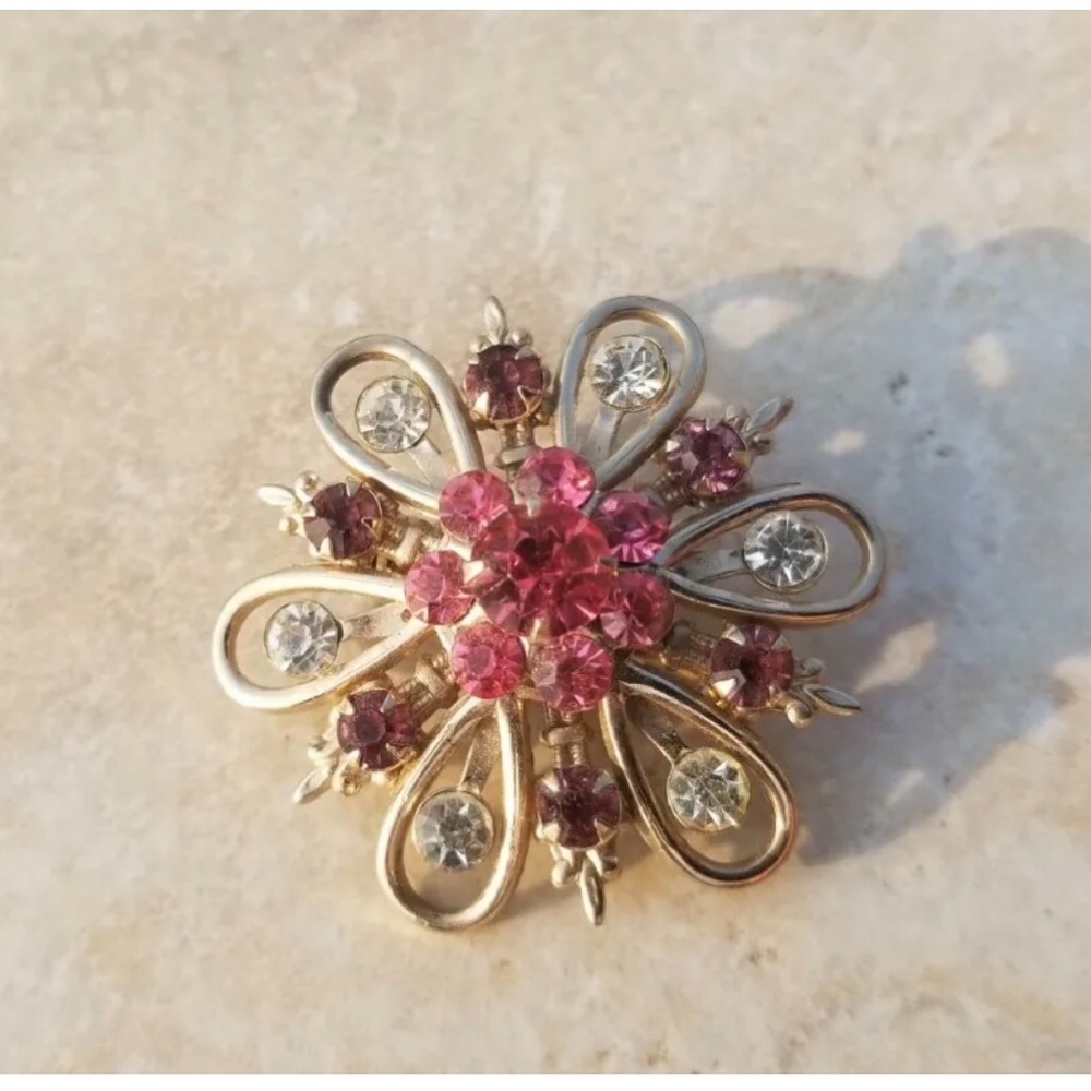 vintage rhinestone brooch 1.5 inch